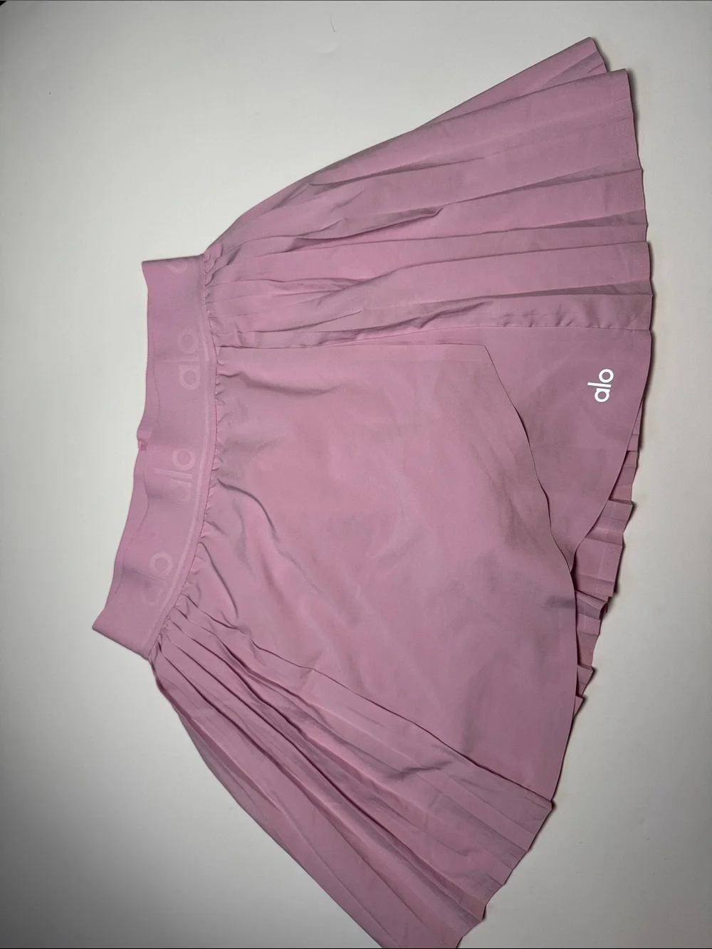 ALO Yoga Pleated Skater Tennis Skirt in Dusty Pink